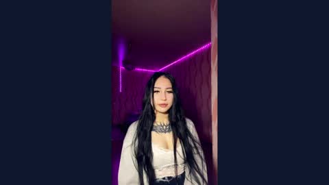 Lauren online show from May 20, 1:08 pm