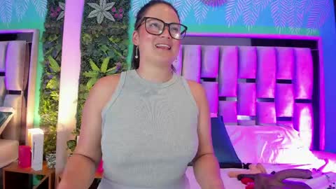 Mari online show from May 28, 2:09 am