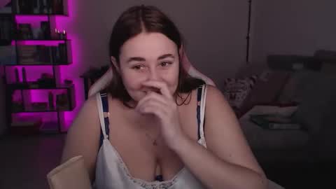 mari moore online show from December 17, 8:40 am