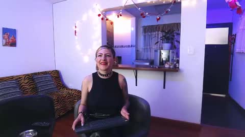 Snapshot of maria_fernandaxxx_ chatting on February 10, 8:21 pm Maria fernanda online show from February 10, 8:21 pm
