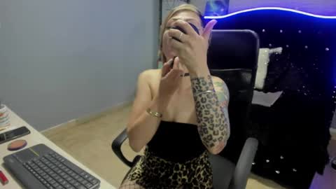 Snapshot of maria_fernandaxxx_ chatting on December 13, 6:53 am Maria fernanda online show from December 13, 6:53 am