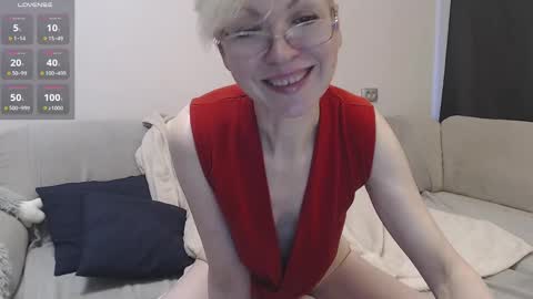 Snapshot of maria_lisica chatting on February 23, 6:44 am Mari online show from February 23, 6:44 am
