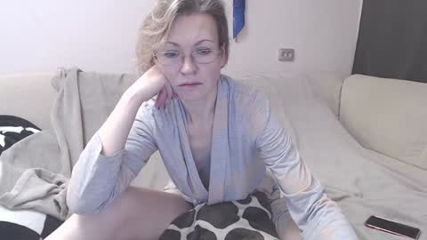 Snapshot of maria_lisica chatting on January 3, 6:33 am Mari online show from January 3, 6:33 am