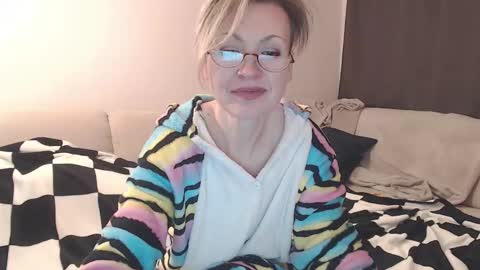 Snapshot of maria_lisica chatting on February 12, 7:13 pm Mari online show from February 12, 7:13 pm