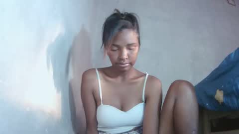 Snapshot of mariah586 chatting on October 21, 3:21 am Maria online show from October 21, 3:21 am
