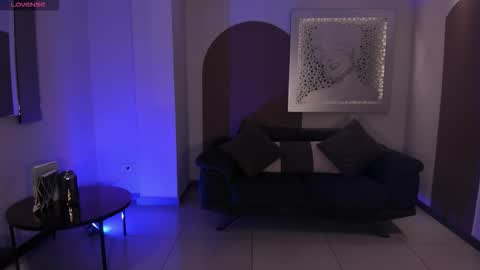 MARIA HERRERA  online show from October 22, 8:25 pm