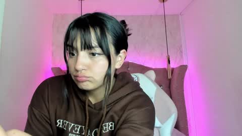   online show from December 7, 7:32 pm
