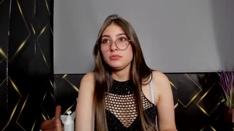 Snapshot of mariam_scott18 chatting on January 17, 5:21 am Mariam online show from January 17, 5:21 am