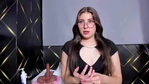 Snapshot of mariam_scott18 chatting on December 28, 6:06 am Mariam online show from December 28, 6:06 am