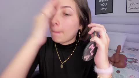 Snapshot of mariam_scott18 chatting on March 7, 7:27 pm Mariam online show from March 7, 7:27 pm