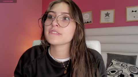 Snapshot of mariam_scott18 chatting on December 19, 3:18 am Mariam online show from December 19, 3:18 am