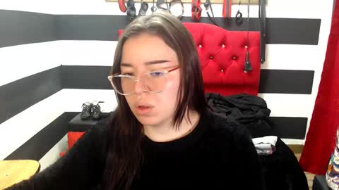 Snapshot of marian_ran_ chatting on March 11, 3:04 am Marian online show from March 11, 3:04 am