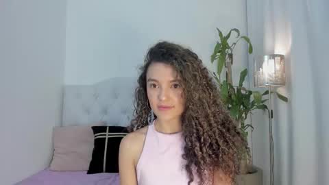 Snapshot of marian_skinny chatting on October 18, 9:49 pm Marian online show from October 18, 9:49 pm