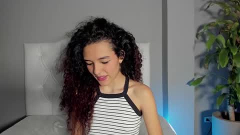 Snapshot of marian_skinny chatting on January 12, 11:15 pm Marian online show from January 12, 11:15 pm