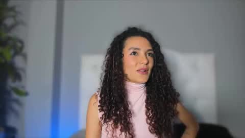 Snapshot of marian_skinny chatting on December 26, 11:35 pm Marian online show from December 26, 11:35 pm