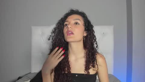Snapshot of marian_skinny chatting on December 28, 12:15 am Marian online show from December 28, 12:15 am