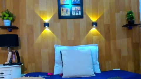 Mariana Angel online show from February 6, 7:18 pm