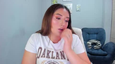 Snapshot of mariana_owen chatting on October 8, 9:08 pm online show from October 8, 9:08 pm