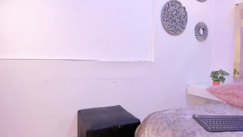 Snapshot of marianee_rousse chatting on October 6, 11:42 pm Marianee Rousse online show from October 6, 11:42 pm