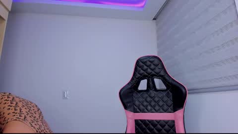 M A R I A N E online show from February 21, 4:29 am