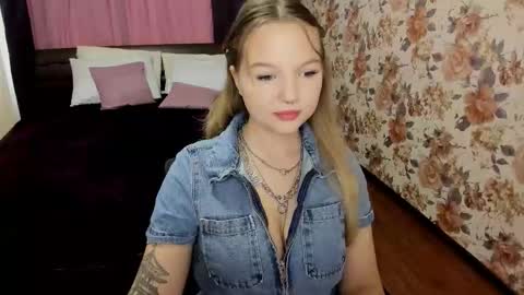 Snapshot of mariarobinsone chatting on September 29, 5:12 am mariarobinsone online show from September 29, 5:12 am