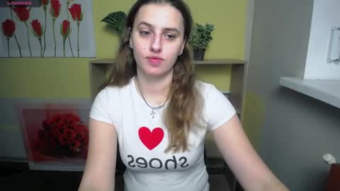 Snapshot of mariatess_ chatting on December 7, 10:01 am Mariia online show from December 7, 10:01 am