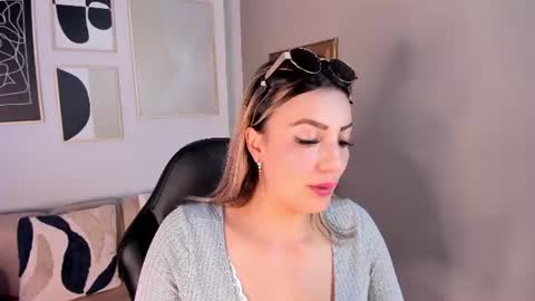 marie_bass online show from June 11, 2:03 pm