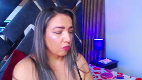 marie_hss online show from February 6, 8:45 pm