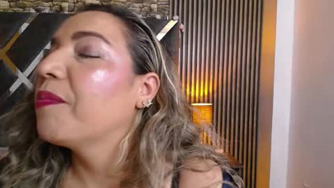 marie_hss online show from March 17, 8:35 pm