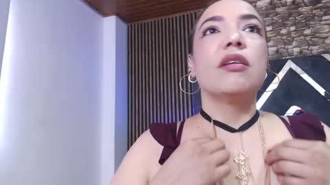 marie_hss online show from December 17, 6:45 pm