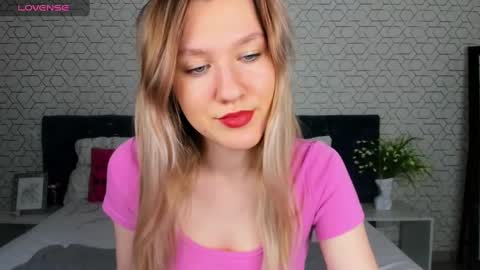 Snapshot of mariel_brown chatting on January 18, 3:16 pm mariel_brown online show from January 18, 3:16 pm