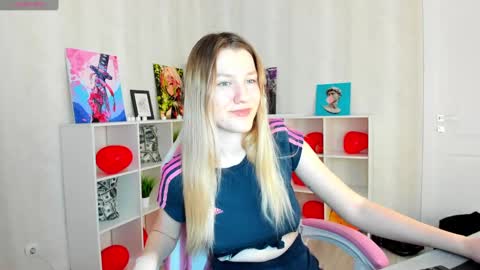 Snapshot of mariel_brown chatting on February 27, 8:17 am mariel_brown online show from February 27, 8:17 am