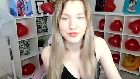 Snapshot of mariel_brown chatting on February 13, 8:06 am mariel_brown online show from February 13, 8:06 am
