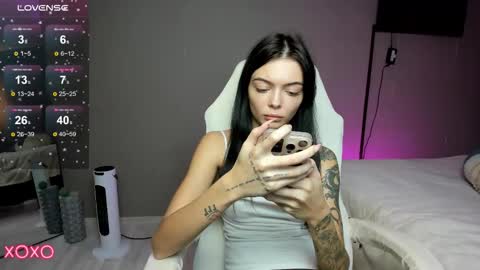 Snapshot of mariella__adams chatting on October 8, 1:37 pm Maria online show from October 8, 1:37 pm