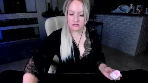 Snapshot of mariemlui chatting on September 14, 10:35 am mariemlui online show from September 14, 10:35 am