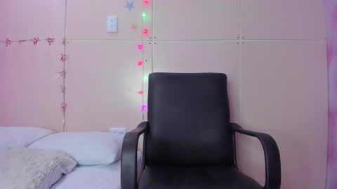 Snapshot of mariemyller chatting on December 21, 9:04 pm Marie online show from December 21, 9:04 pm