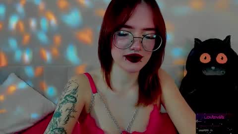 marika_degas1 online show from March 18, 1:05 pm