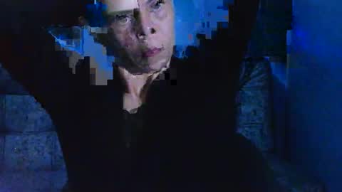 Snapshot of marilyn_xxxx chatting on December 15, 11:42 pm Marilyn online show from December 15, 11:42 pm