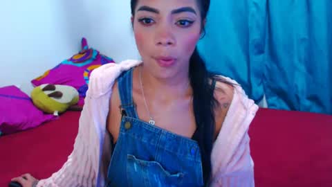 Snapshot of marisajara_ chatting on February 12, 1:09 am marisa online show from February 12, 1:09 am