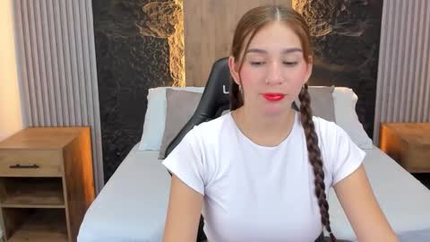 Snapshot of maroly_21 chatting on January 21, 2:11 am Maly online show from January 21, 2:11 am