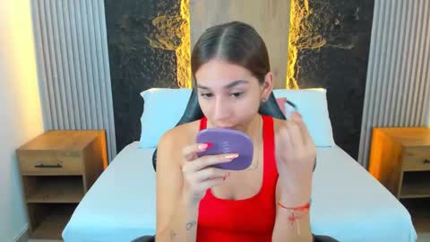 Snapshot of maroly_21 chatting on March 12, 1:58 am Maly online show from March 12, 1:58 am
