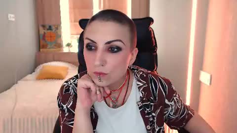 maromiassecret online show from July 22, 11:11 am