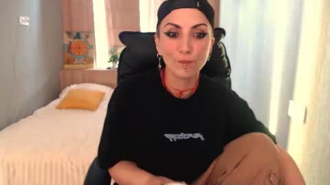 maromiassecret online show from July 29, 11:10 am