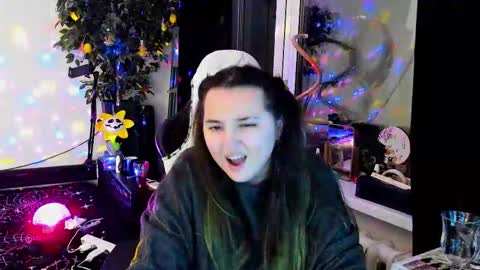 Snapshot of marry_paradisesi chatting on October 12, 10:45 pm Marishka online show from October 12, 10:45 pm