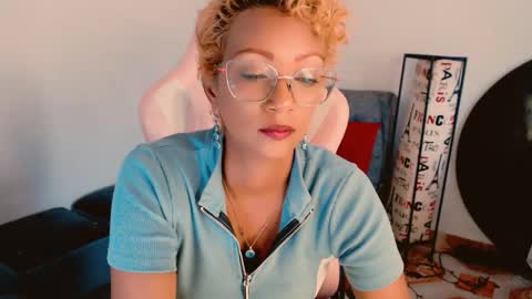 Snapshot of marryme00 chatting on October 2, 7:41 pm May online show from October 2, 7:41 pm