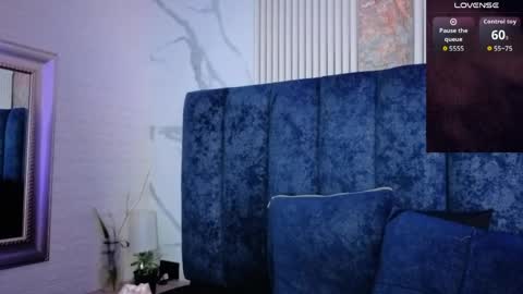marscarlett online show from May 18, 1:06 pm