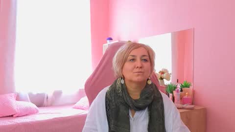 Snapshot of marta_wils chatting on October 15, 4:26 am marta_wils online show from October 15, 4:26 am
