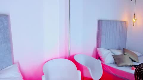 mari online show from February 20, 9:04 pm