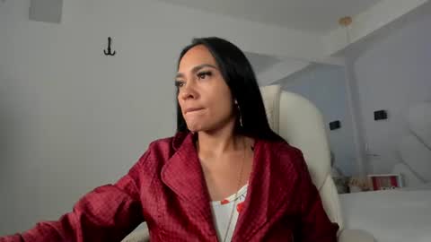 martinaa_roberts online show from July 14, 11:59 am