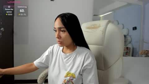 martinaa_roberts online show from July 28, 12:34 pm